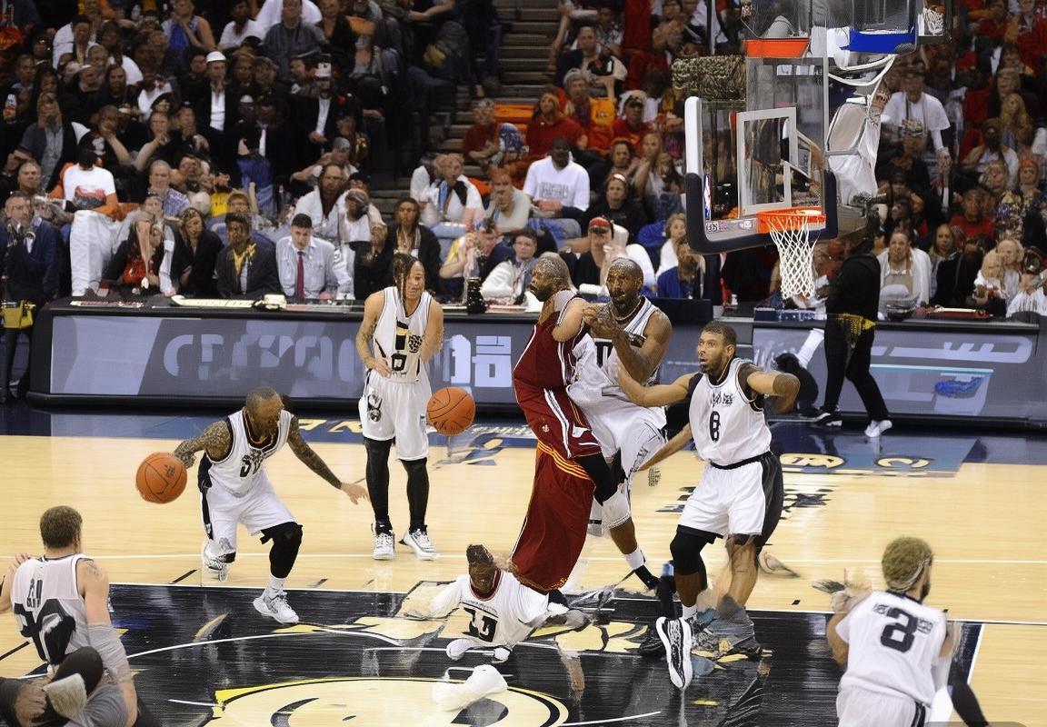 2015NBA总决赛：马刺对骑士巅峰对决回顾