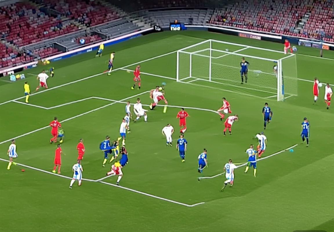 德甲焦点战：拜仁慕尼黑对汉堡，战术对决与球星闪耀(图2)